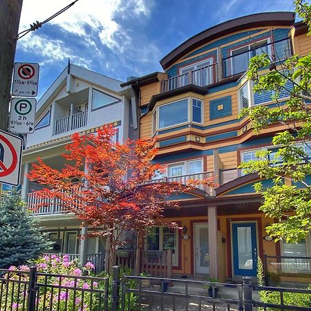 Stunning Rooms In Townhouse Across The Beach Toronto Extérieur photo