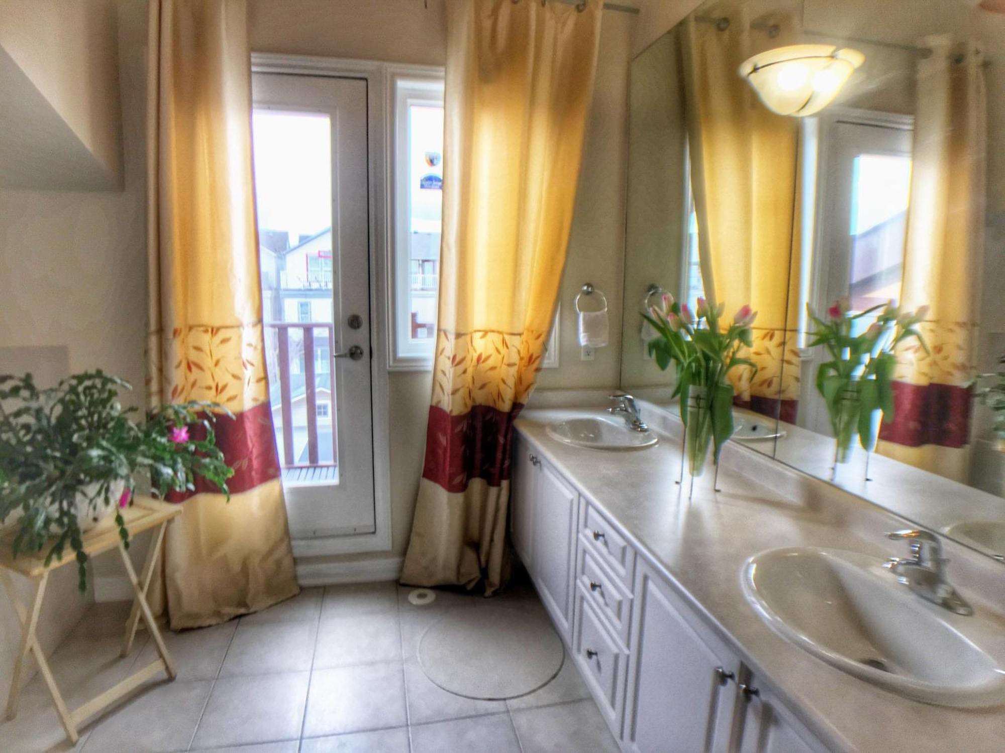 Stunning Rooms In Townhouse Across The Beach Toronto Extérieur photo