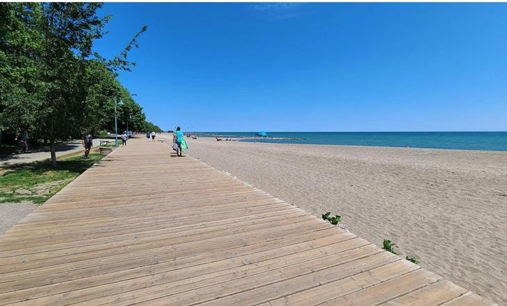 Stunning Rooms In Townhouse Across The Beach Toronto Extérieur photo