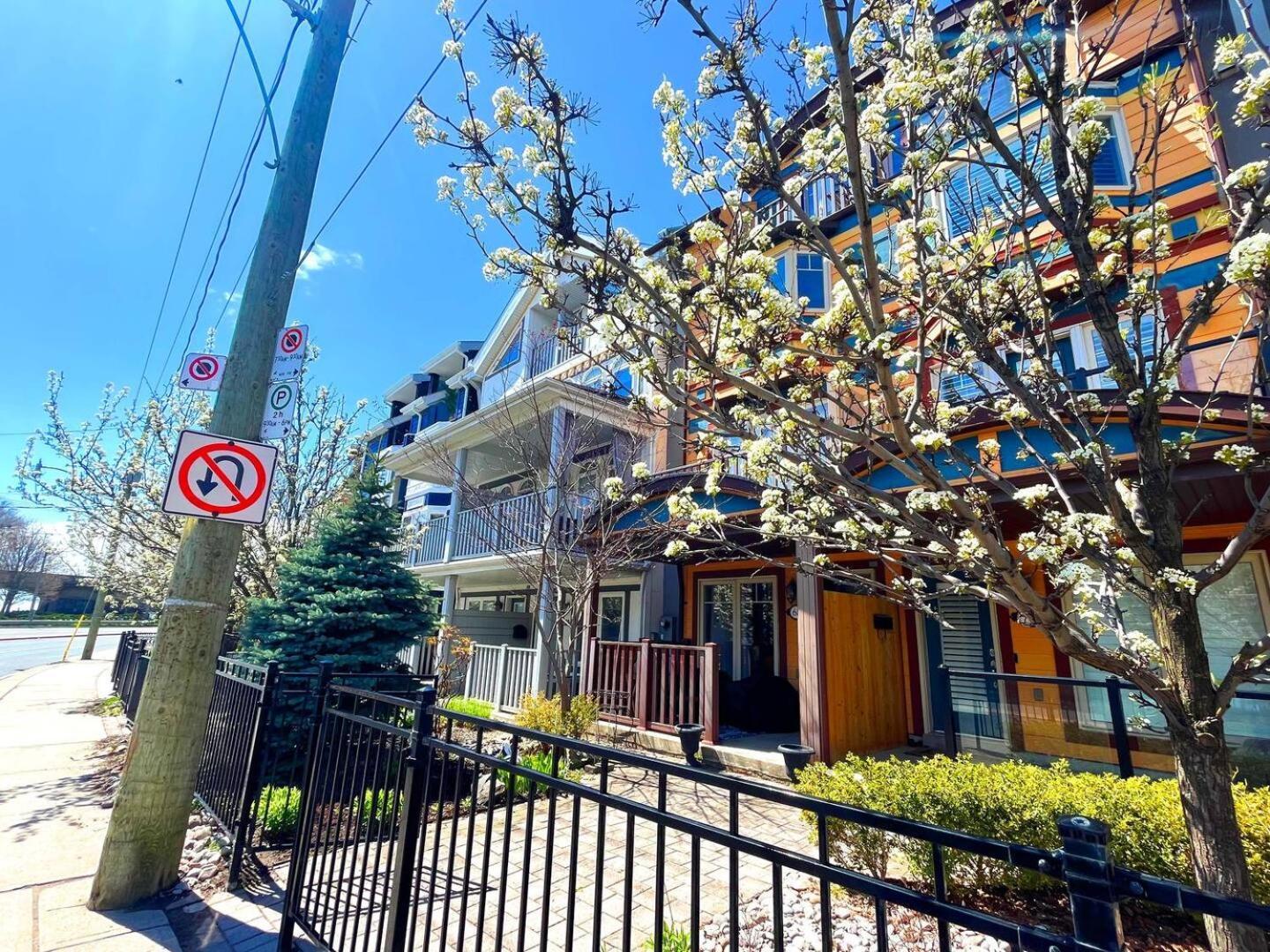Stunning Rooms In Townhouse Across The Beach Toronto Extérieur photo