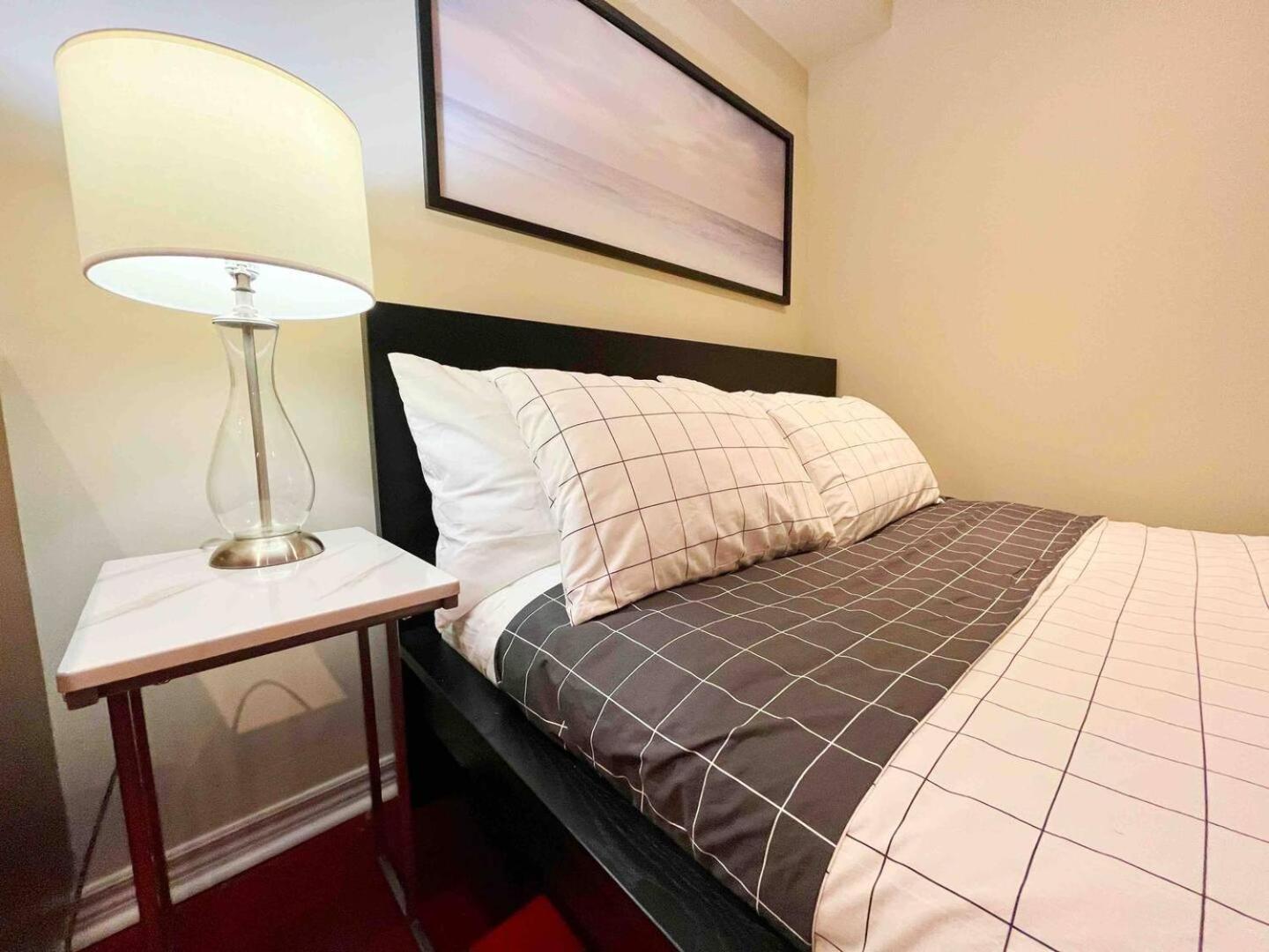 Stunning Rooms In Townhouse Across The Beach Toronto Extérieur photo