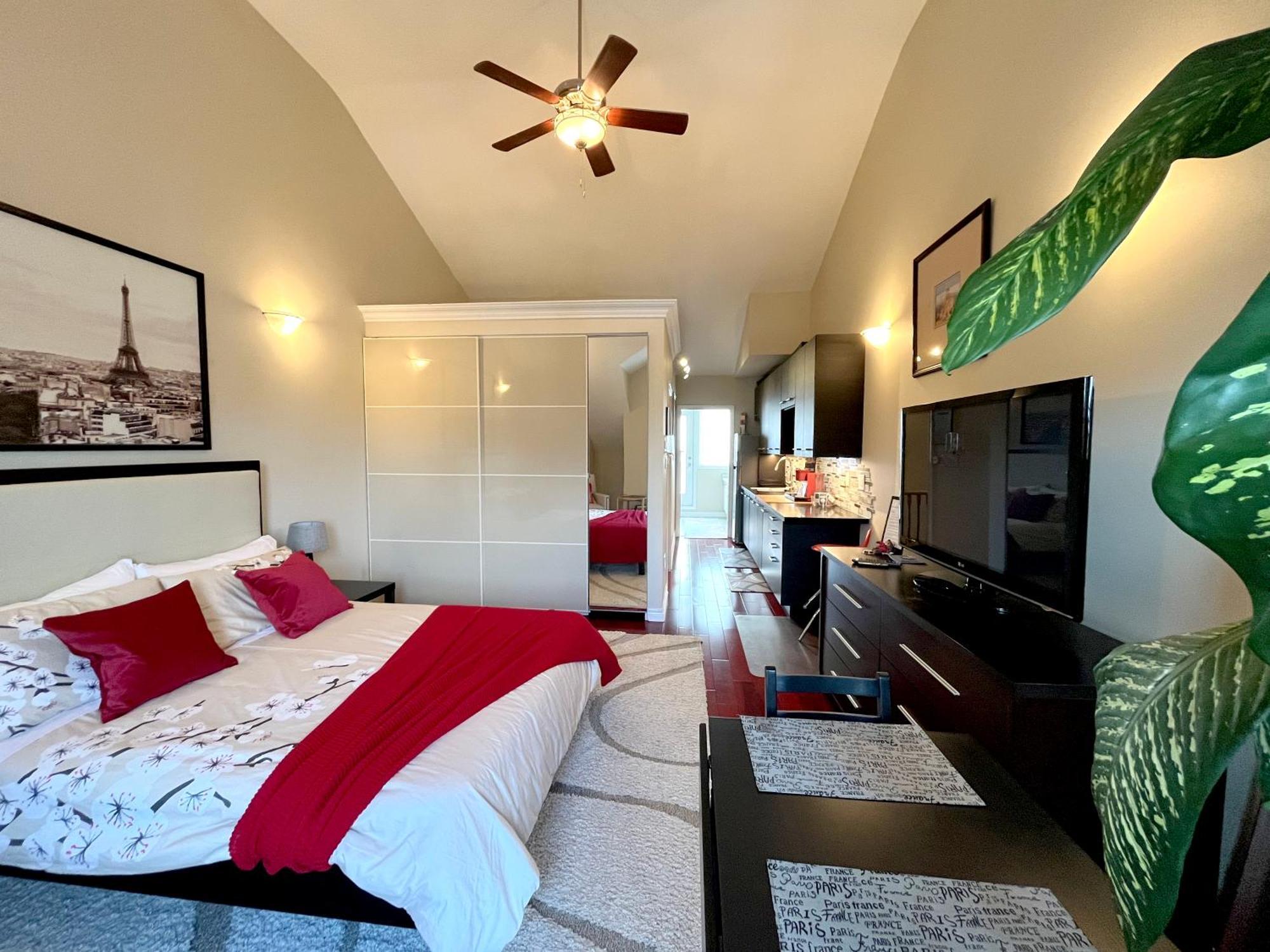 Stunning Rooms In Townhouse Across The Beach Toronto Extérieur photo