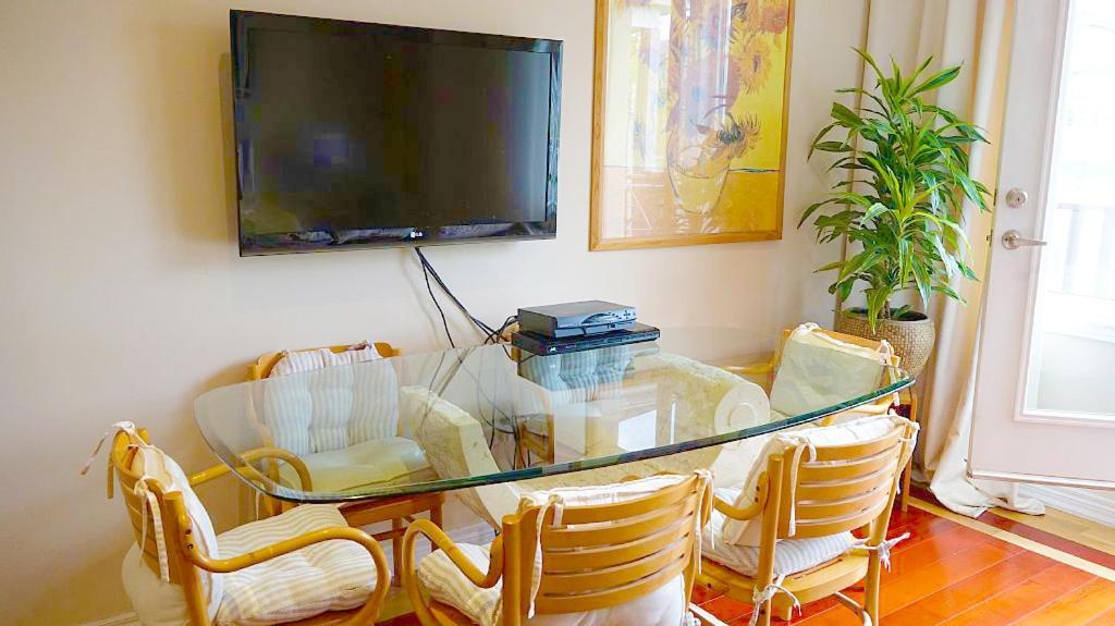 Stunning Rooms In Townhouse Across The Beach Toronto Extérieur photo